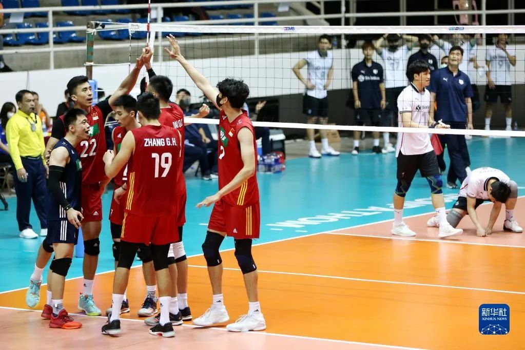 中国男排时隔十年再登亚洲之巅，3-0横扫日本夺