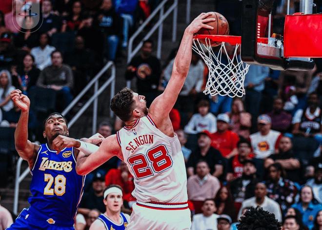 湖人双杀火箭豪取7连胜 东契奇詹姆斯联手轰70