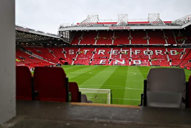 曼联拆除球迷看台引争议 老球迷坚守80年遭清退