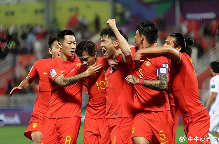 邵佳一率国足爆冷击败日本队 青岛西海岸本土球