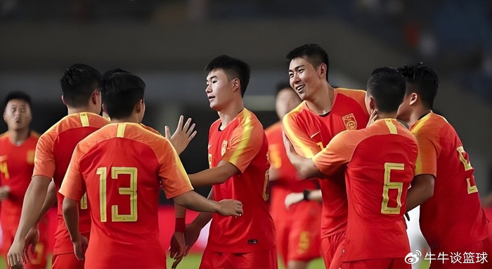 邵佳一率国足爆冷击败日本队 青岛西海岸本土球