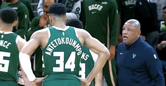 字母哥怒摔教练席 雄鹿解雇里弗斯终结三年执教