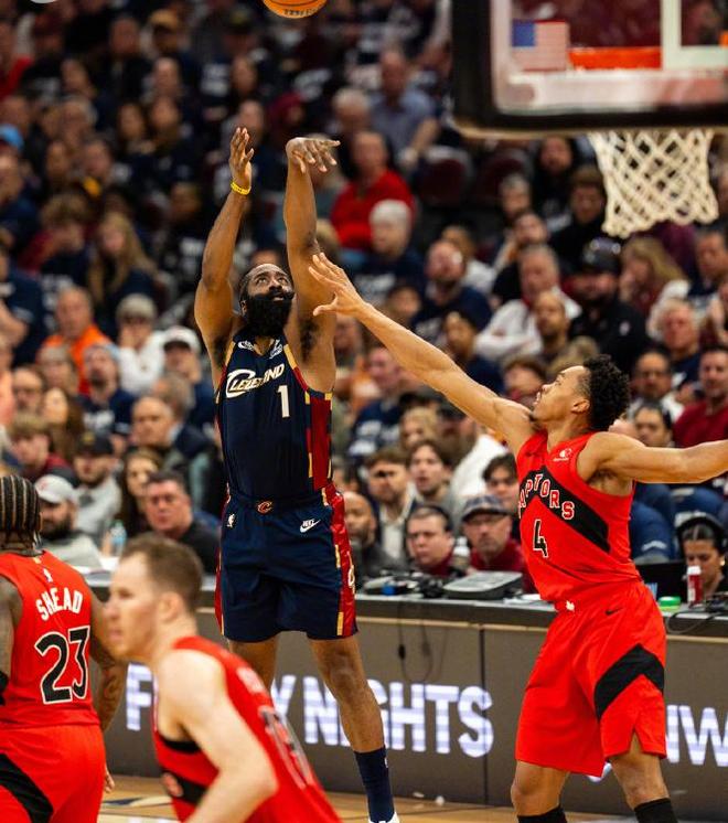 哈登率骑士力克猛龙终结赛季不胜魔咒