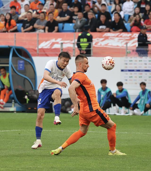 山东泰山客场惨败青岛海牛 宿茂臻赛后坦言失误