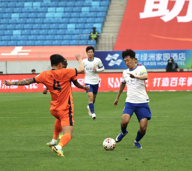 山东泰山客场惨败青岛海牛 宿茂臻赛后坦言失误